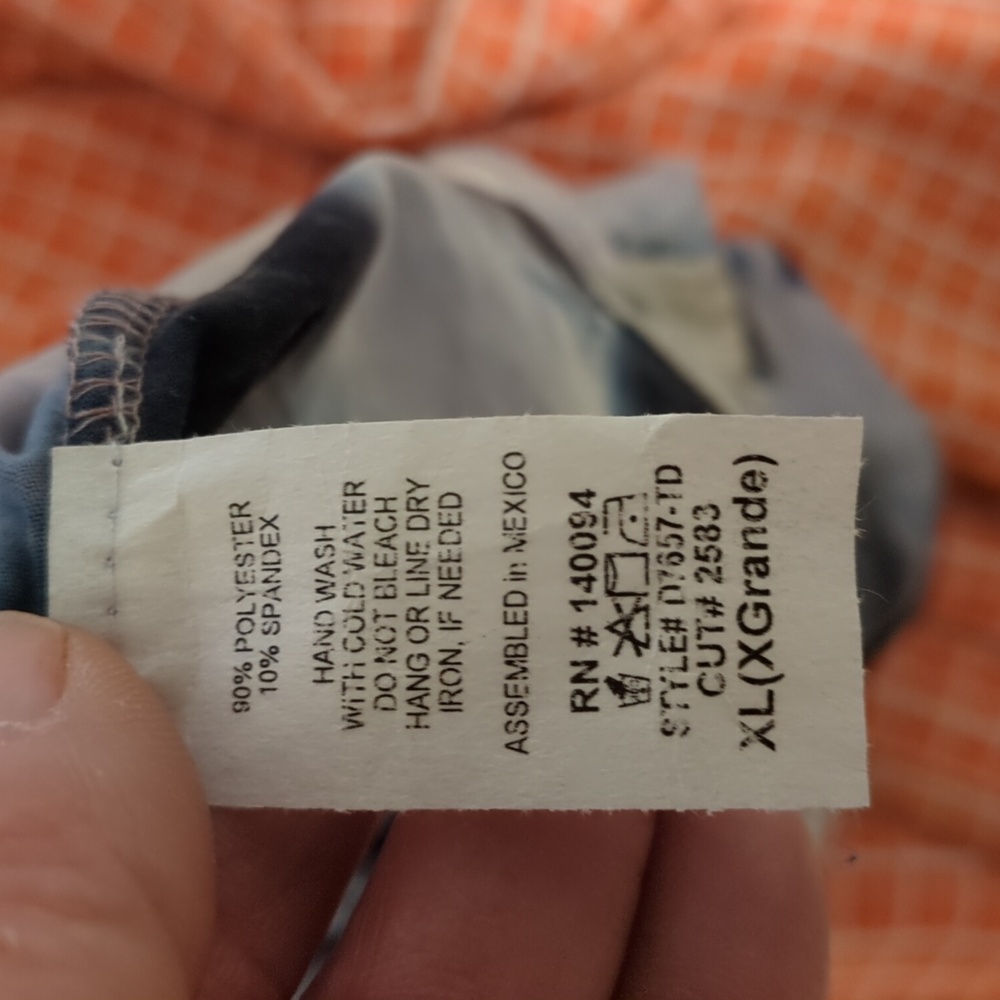 See You Monday Tie-Dye Dress - Body Skimming - Hour Glass - Lightweight - EUC - Picture 11 of 11